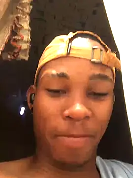 Snapshot of MixedItem chatting on 11.05.25 MixedItem online show from 11.05.25