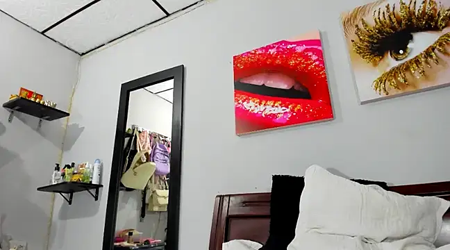 Snapshot of aleziiacam chatting on 01.27.25 aleziiacam online show from 01.27.25