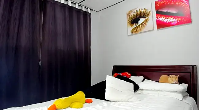 Snapshot of aleziiacam chatting on 02.22.25 aleziiacam online show from 02.22.25