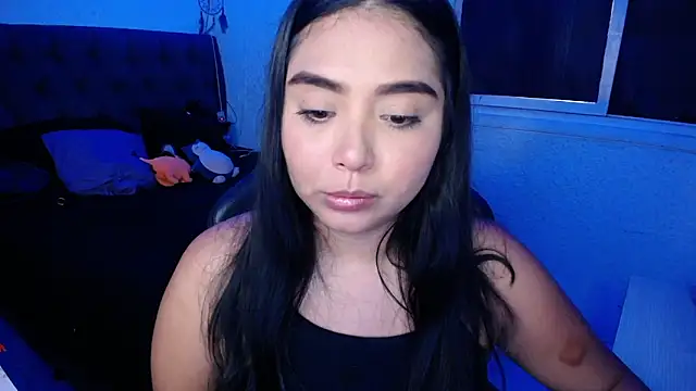 Snapshot of heetsah chatting on 12.19.24 heetsah online show from 12.19.24