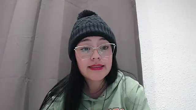 Snapshot of Alisha_99 chatting on 11.30.25 Alisha 99 online show from 11.30.25