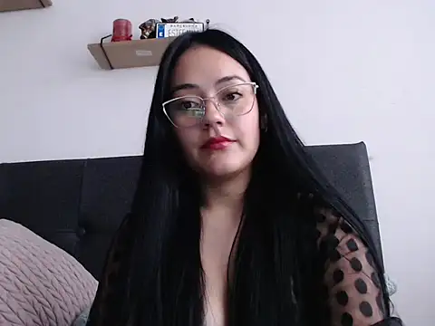 Snapshot of Alisha_99 chatting on 12.22.25 Alisha 99 online show from 12.22.25