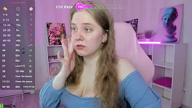 Snapshot of Megan_Violer chatting on 06.08.26 Megan Violer online show from 06.08.26