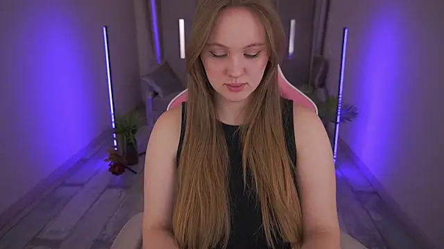 LylaYeess online show from 03.02.25