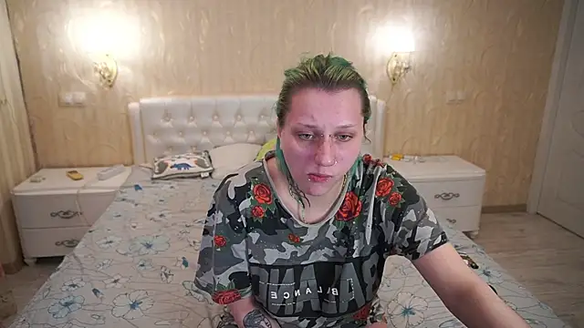 Snapshot of LunaaMayy chatting on 04.24.26 LunaaMayy online show from 04.24.26