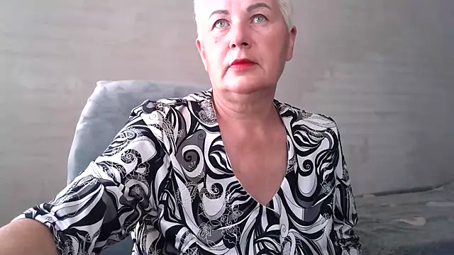 NicoleOlla online show from 09.24.25