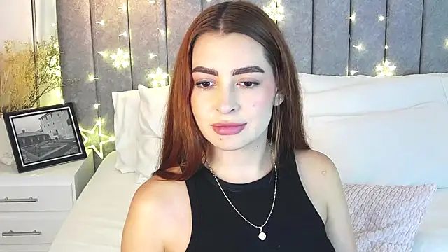 Snapshot of caralella chatting on 01.31.25 caralella online show from 01.31.25