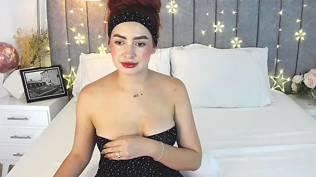 Snapshot of caralella chatting on 02.28.25 caralella online show from 02.28.25
