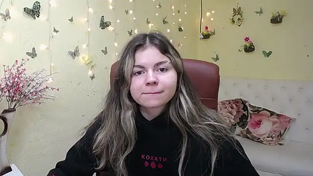 TinaRedly online show from 04.14.26