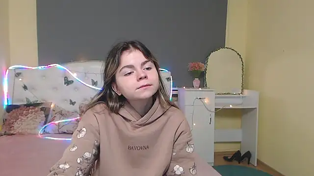 TinaRedly online show from 04.26.26