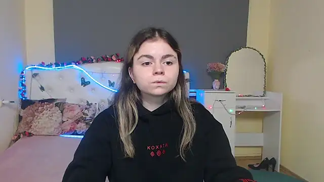 TinaRedly online show from 04.29.26