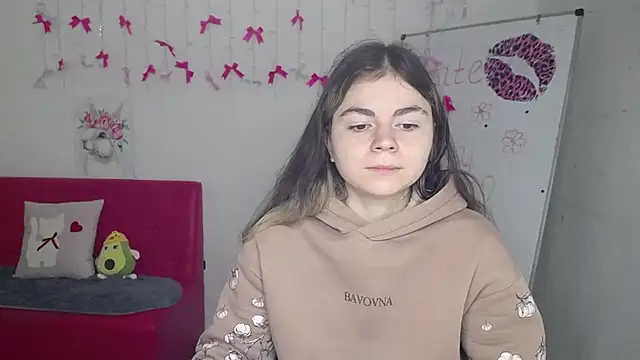 TinaRedly online show from 05.04.26