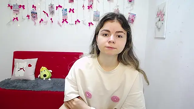 TinaRedly online show from 05.15.26