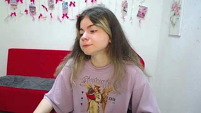 TinaRedly online show from 05.18.26
