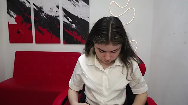 TinaRedly online show from 07.12.26