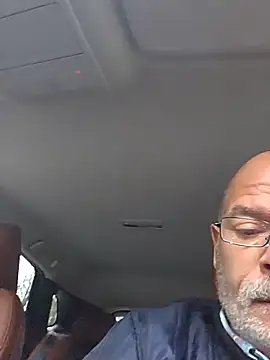 Snapshot of bottomhairy chatting on 12.23.25 bottomhairy online show from 12.23.25