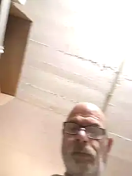 Snapshot of bottomhairy chatting on 02.16.26 bottomhairy online show from 02.16.26