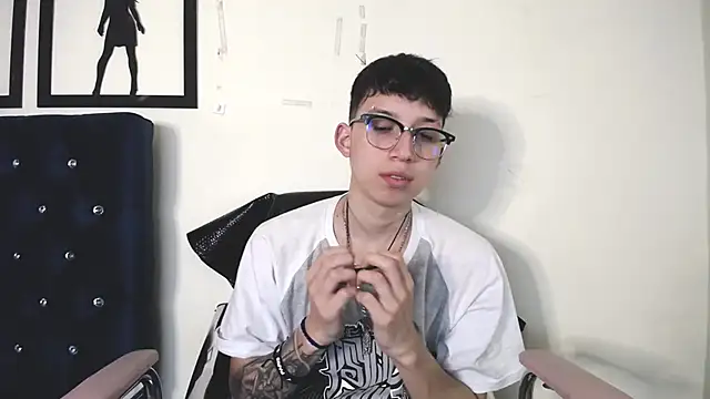  Thomas hot  online show from 09.24.25