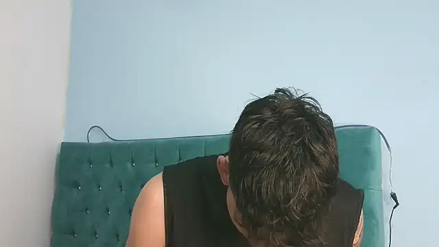  Thomas hot  online show from 04.22.26