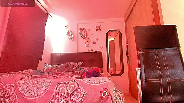 megan collins96 online show from 07.25.26