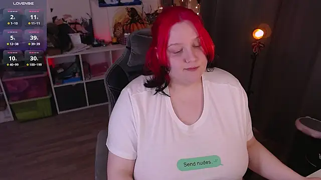 Snapshot of lissamuff chatting on 02.26.25 lissamuff online show from 02.26.25