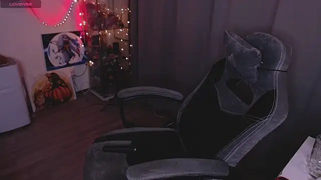 Snapshot of lissamuff chatting on 09.14.25 lissamuff online show from 09.14.25