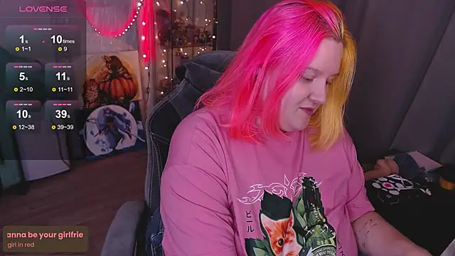 Snapshot of lissamuff chatting on 11.27.25 lissamuff online show from 11.27.25