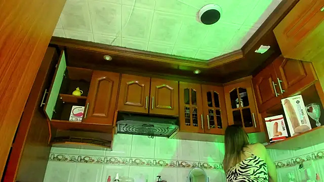 LaureenHills online show from 02.19.25