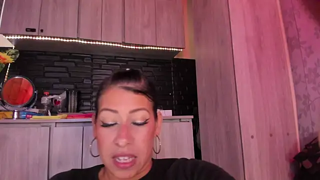 LaureenHills online show from 11.13.25