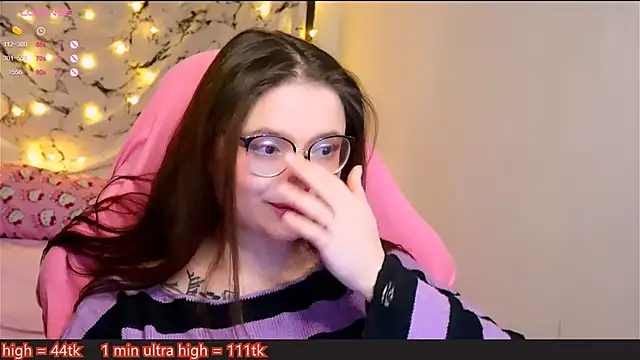 Snapshot of me__hanna chatting on 01.22.25 me hanna online show from 01.22.25