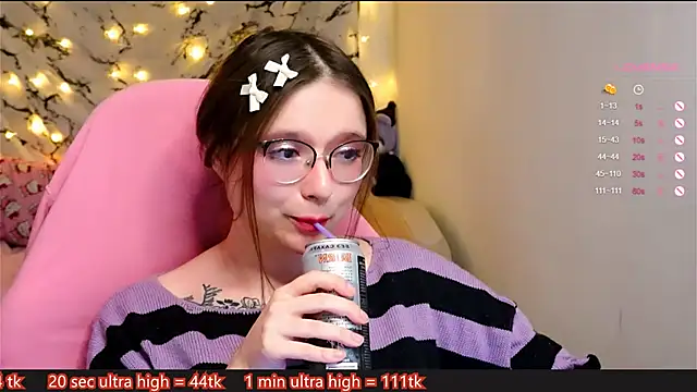 Snapshot of me__hanna chatting on 01.30.25 me hanna online show from 01.30.25