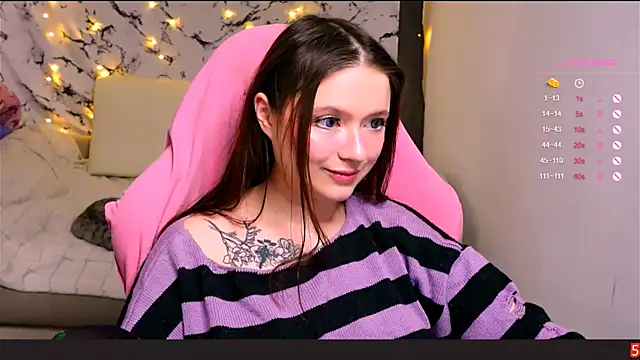 Snapshot of me__hanna chatting on 02.21.25 me hanna online show from 02.21.25