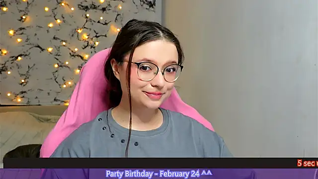 Snapshot of me__hanna chatting on 02.23.25 me hanna online show from 02.23.25