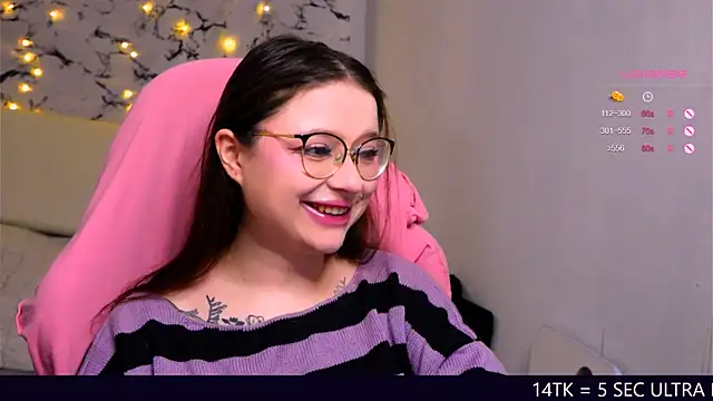 Snapshot of me__hanna chatting on 03.01.25 me hanna online show from 03.01.25