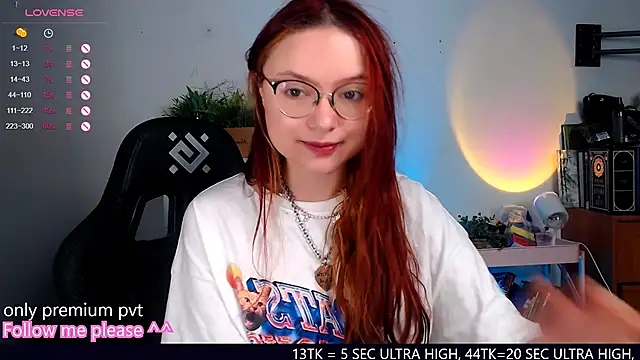 Snapshot of me__hanna chatting on 10.05.25 me hanna online show from 10.05.25