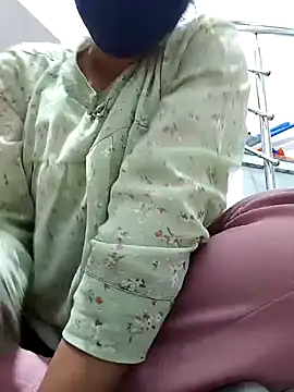 Snapshot of Archna-ji chatting on 12.31.24 Archna-ji online show from 12.31.24