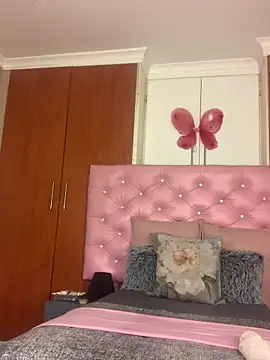 Snapshot of VeryGoodBadGirl1 chatting on 11.28.25 VeryGoodBadGirl1 online show from 11.28.25