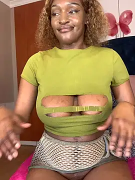 Snapshot of VeryGoodBadGirl1 chatting on 12.04.25 VeryGoodBadGirl1 online show from 12.04.25