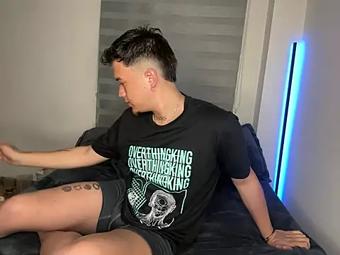 Snapshot of MrUniverse_ chatting on 03.16.25 MrUniverse online show from 03.16.25