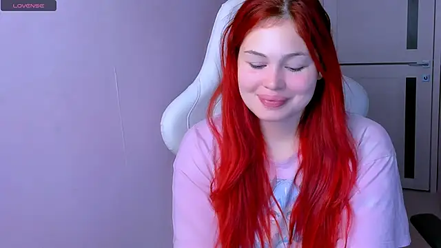 Snapshot of MissClarks chatting on 10.11.25 MissClarks online show from 10.11.25