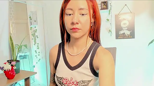 Snapshot of GenesisWhite chatting on 12.28.24 GenesisWhite online show from 12.28.24