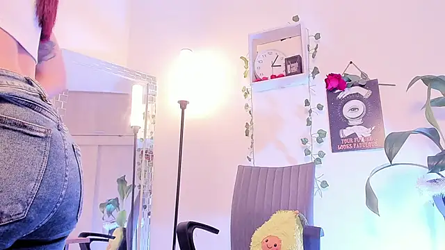 Snapshot of GenesisWhite chatting on 02.16.25 GenesisWhite online show from 02.16.25