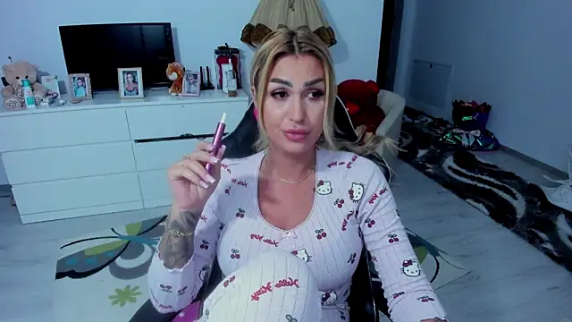 GlossyDiamondX online show from 09.29.25