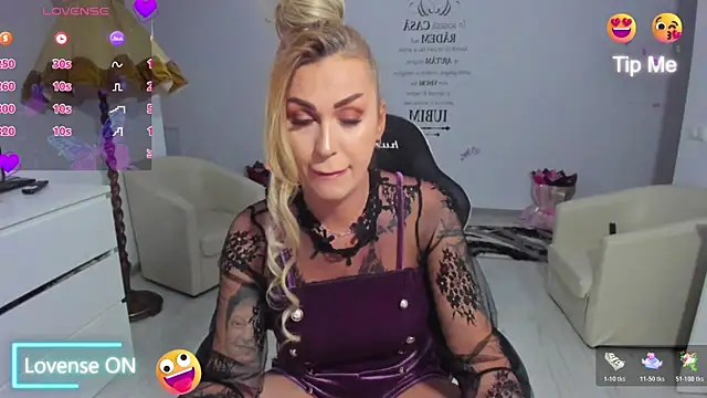 GlossyDiamondX online show from 04.02.26