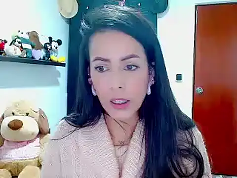Snapshot of ella_peck chatting on 12.18.24 ella peck online show from 12.18.24