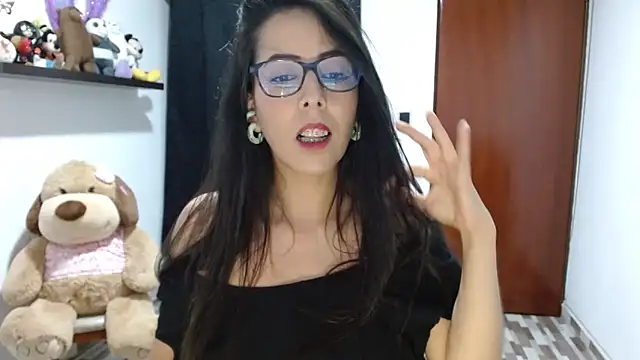Snapshot of ella_peck chatting on 02.14.25 ella peck online show from 02.14.25