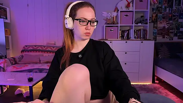 LinaWitch online show from 02.13.26