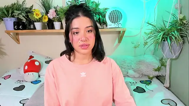 Snapshot of MiaaRose chatting on 09.30.25 MiaaRose online show from 09.30.25