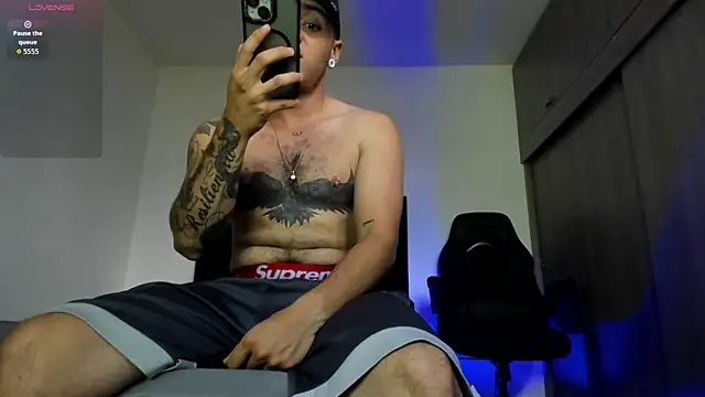 Snapshot of male_pussy chatting on 04.26.26 male pussy online show from 04.26.26
