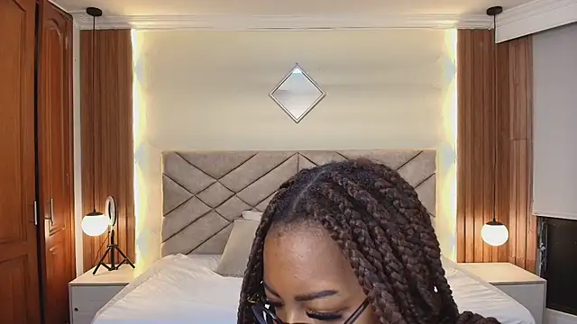 Raquel jones online show from 04.01.26